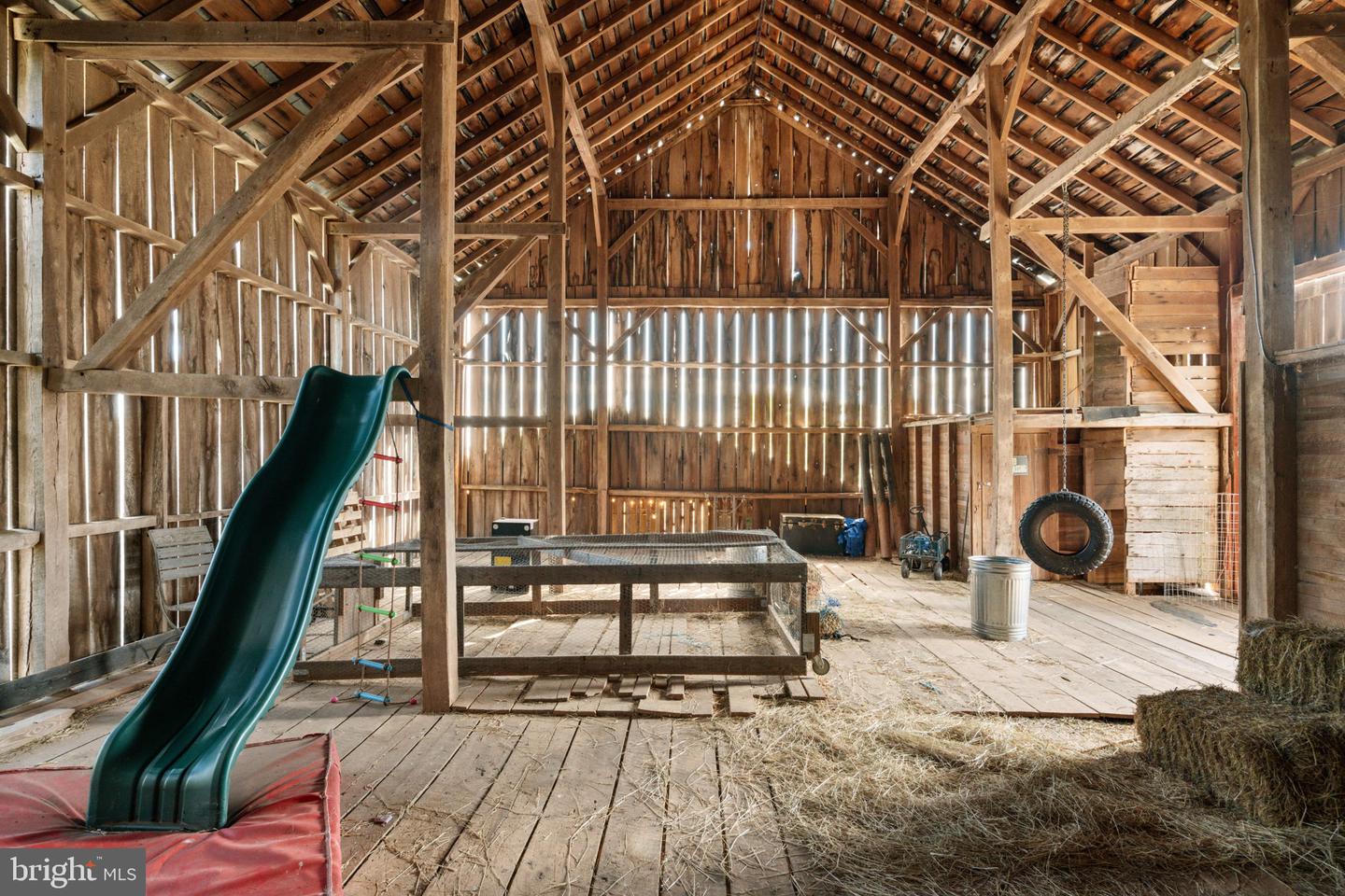 19937 EVERGREEN MILLS RD, LEESBURG, Virginia 20175, 4 Bedrooms Bedrooms, ,4 BathroomsBathrooms,Residential,For sale,19937 EVERGREEN MILLS RD,VALO2112992 MLS # VALO2112992