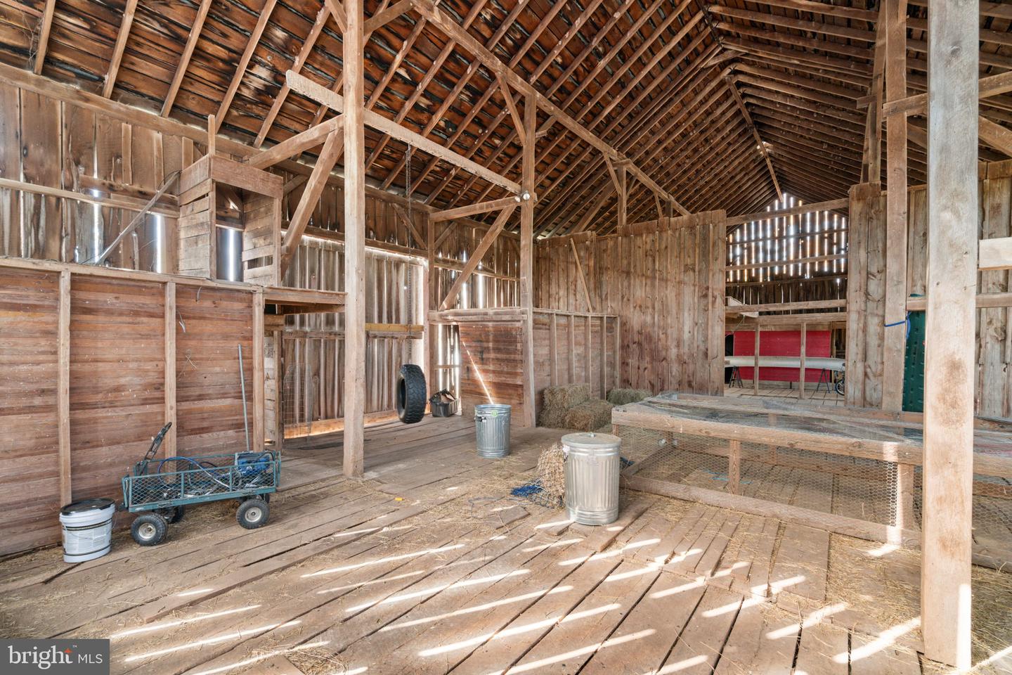 19937 EVERGREEN MILLS RD, LEESBURG, Virginia 20175, 4 Bedrooms Bedrooms, ,4 BathroomsBathrooms,Residential,For sale,19937 EVERGREEN MILLS RD,VALO2112992 MLS # VALO2112992