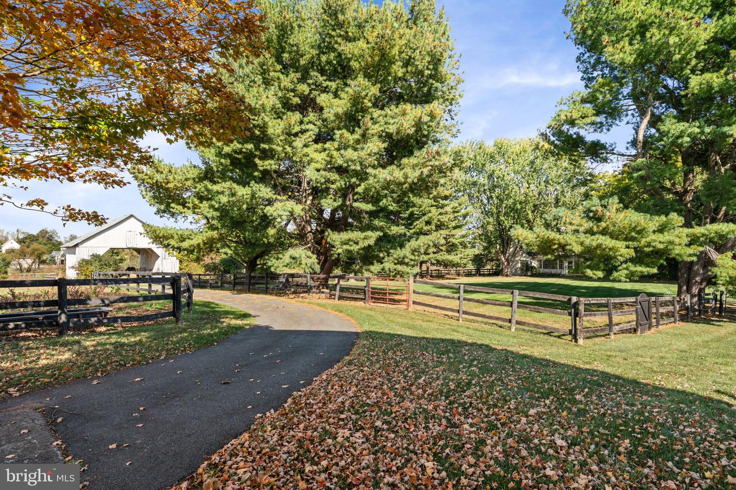 19937 EVERGREEN MILLS RD, LEESBURG, Virginia 20175, 4 Bedrooms Bedrooms, ,4 BathroomsBathrooms,Residential,For sale,19937 EVERGREEN MILLS RD,VALO2112992 MLS # VALO2112992