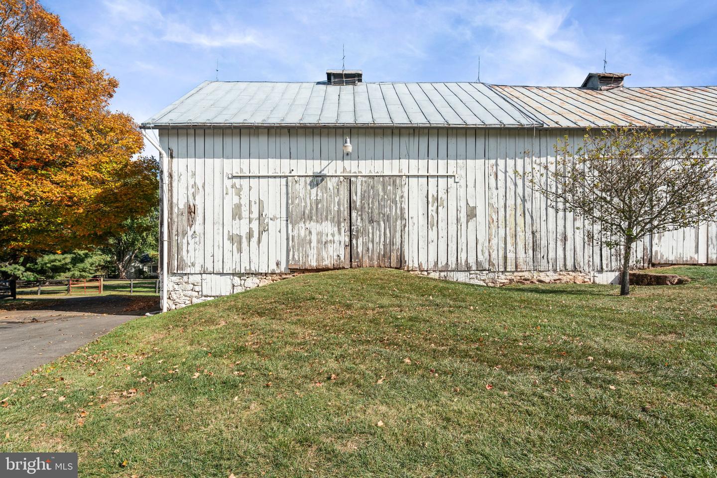 19937 EVERGREEN MILLS RD, LEESBURG, Virginia 20175, 4 Bedrooms Bedrooms, ,4 BathroomsBathrooms,Residential,For sale,19937 EVERGREEN MILLS RD,VALO2112992 MLS # VALO2112992