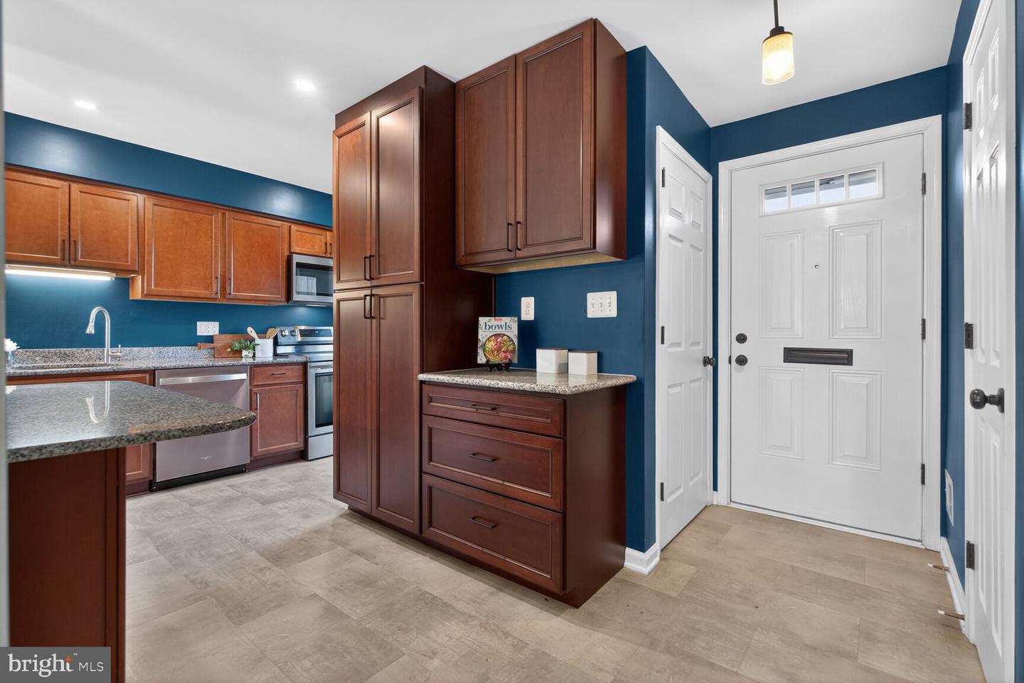 7207 EVANSTON RD, SPRINGFIELD, Virginia 22150, 3 Bedrooms Bedrooms, ,2 BathroomsBathrooms,Residential,For sale,7207 EVANSTON RD,VAFX2283824 MLS # VAFX2283824