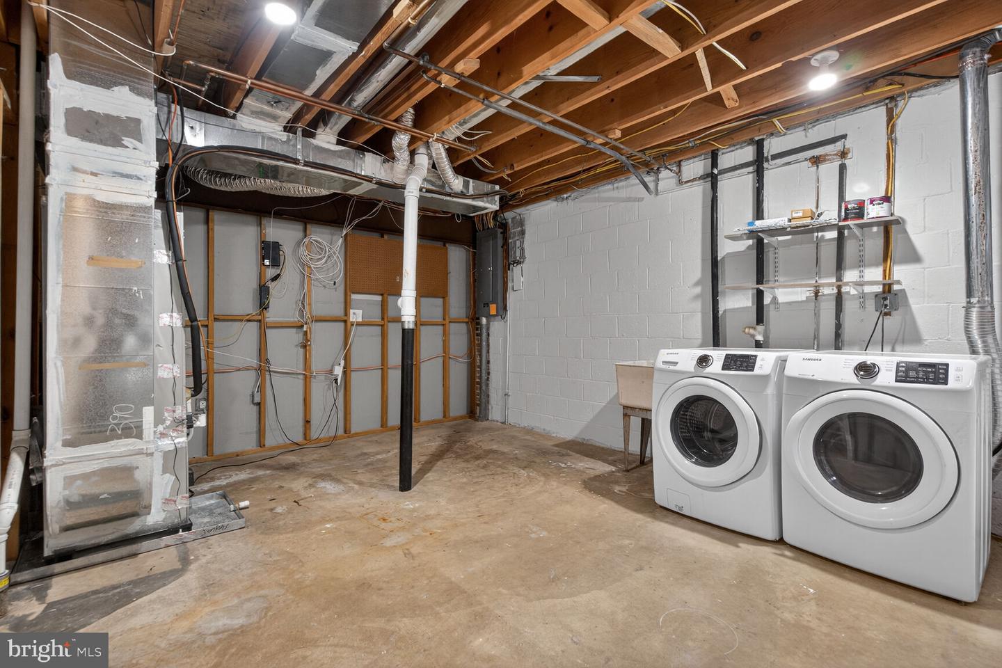 7207 EVANSTON RD, SPRINGFIELD, Virginia 22150, 3 Bedrooms Bedrooms, ,2 BathroomsBathrooms,Residential,For sale,7207 EVANSTON RD,VAFX2283824 MLS # VAFX2283824