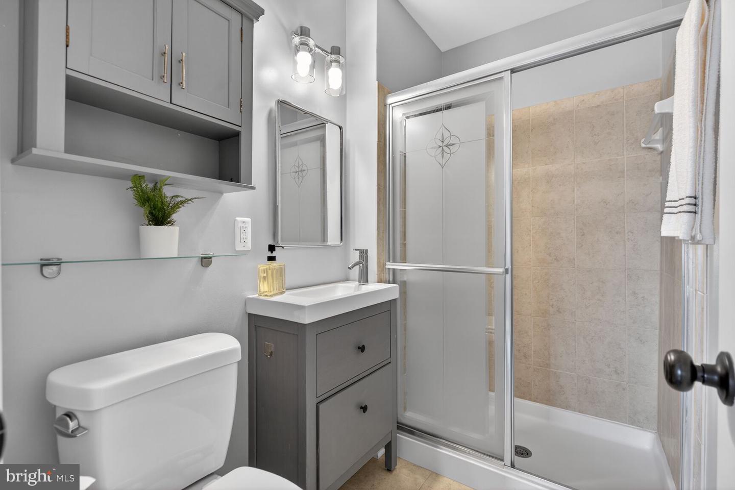 7207 EVANSTON RD, SPRINGFIELD, Virginia 22150, 3 Bedrooms Bedrooms, ,2 BathroomsBathrooms,Residential,For sale,7207 EVANSTON RD,VAFX2283824 MLS # VAFX2283824