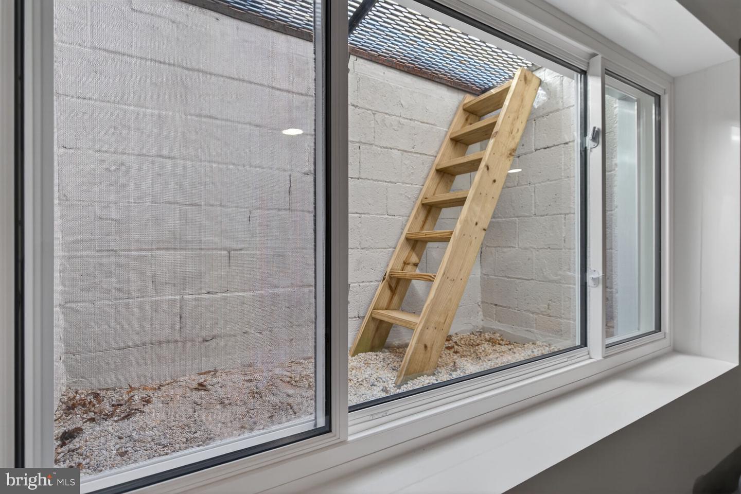 7207 EVANSTON RD, SPRINGFIELD, Virginia 22150, 3 Bedrooms Bedrooms, ,2 BathroomsBathrooms,Residential,For sale,7207 EVANSTON RD,VAFX2283824 MLS # VAFX2283824