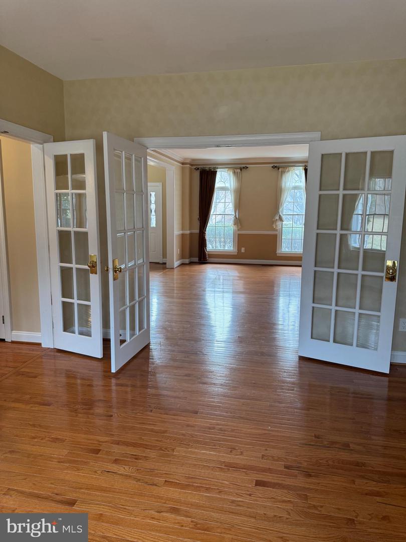 10500 DUNN MEADOW RD, VIENNA, Virginia 22182, 5 Bedrooms Bedrooms, ,4 BathroomsBathrooms,Residential,For sale,10500 DUNN MEADOW RD,VAFX2283888 MLS # VAFX2283888