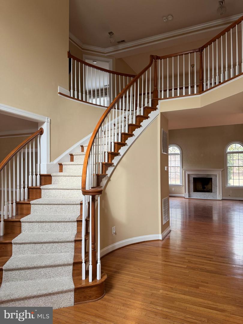 10500 DUNN MEADOW RD, VIENNA, Virginia 22182, 5 Bedrooms Bedrooms, ,4 BathroomsBathrooms,Residential,For sale,10500 DUNN MEADOW RD,VAFX2283888 MLS # VAFX2283888