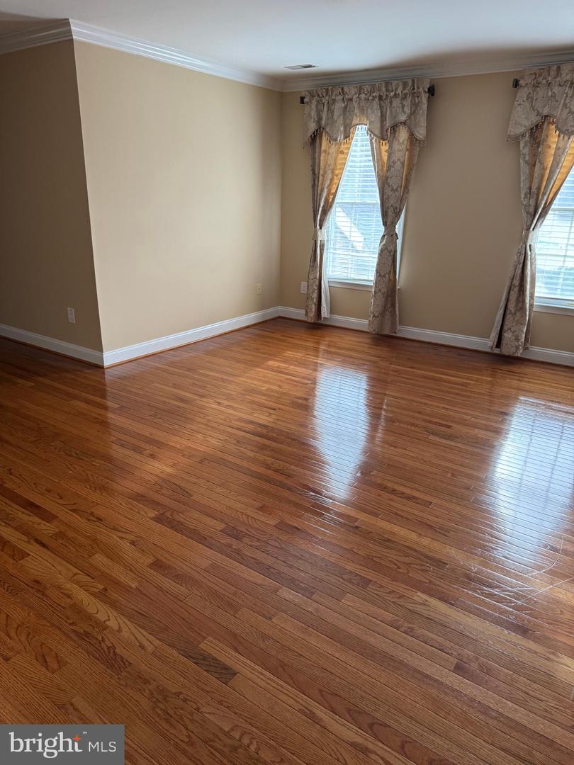 10500 DUNN MEADOW RD, VIENNA, Virginia 22182, 5 Bedrooms Bedrooms, ,4 BathroomsBathrooms,Residential,For sale,10500 DUNN MEADOW RD,VAFX2283888 MLS # VAFX2283888