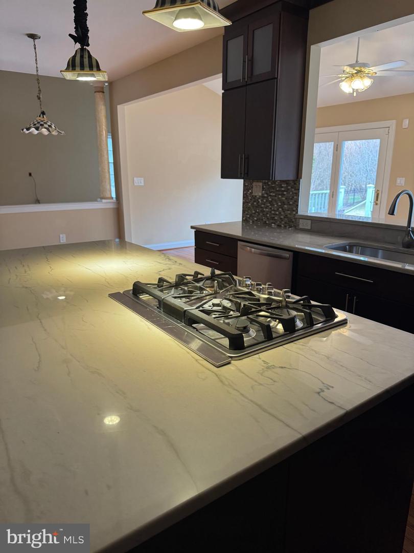 10500 DUNN MEADOW RD, VIENNA, Virginia 22182, 5 Bedrooms Bedrooms, ,4 BathroomsBathrooms,Residential,For sale,10500 DUNN MEADOW RD,VAFX2283888 MLS # VAFX2283888