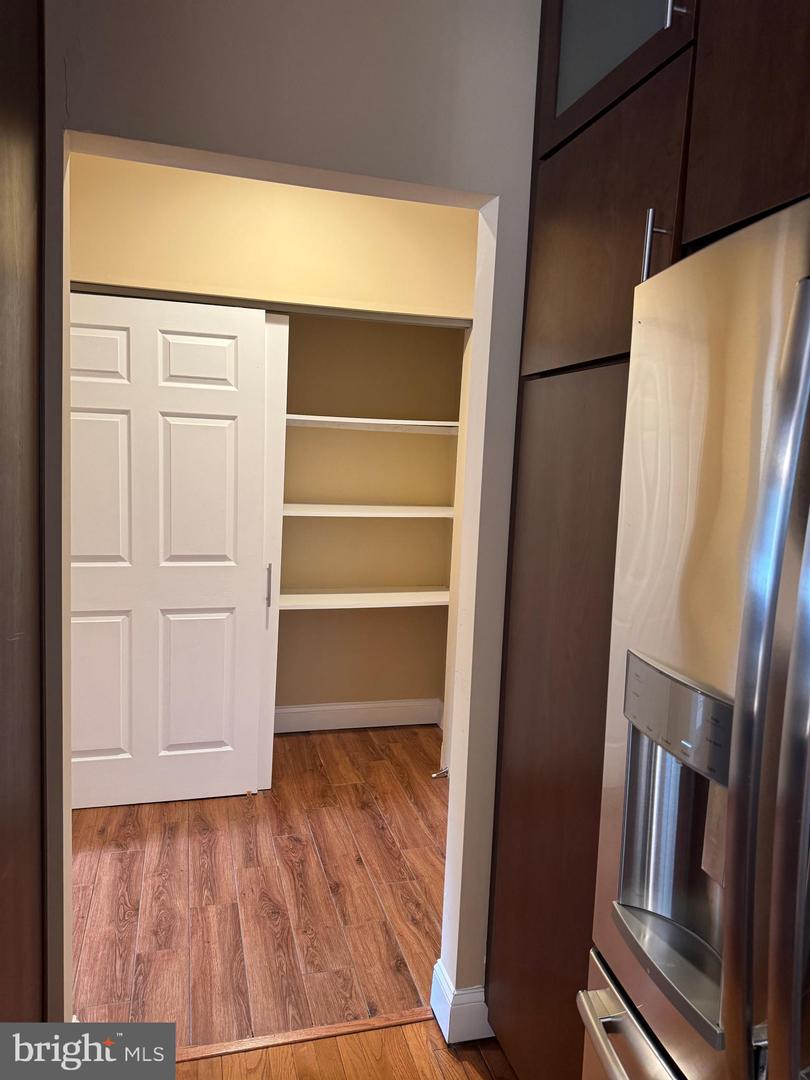 10500 DUNN MEADOW RD, VIENNA, Virginia 22182, 5 Bedrooms Bedrooms, ,4 BathroomsBathrooms,Residential,For sale,10500 DUNN MEADOW RD,VAFX2283888 MLS # VAFX2283888