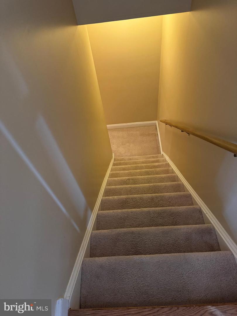 10500 DUNN MEADOW RD, VIENNA, Virginia 22182, 5 Bedrooms Bedrooms, ,4 BathroomsBathrooms,Residential,For sale,10500 DUNN MEADOW RD,VAFX2283888 MLS # VAFX2283888