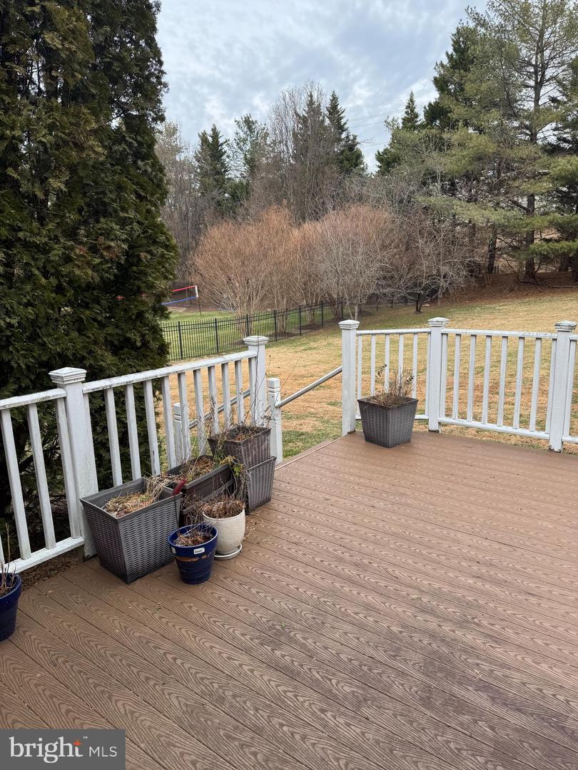 10500 DUNN MEADOW RD, VIENNA, Virginia 22182, 5 Bedrooms Bedrooms, ,4 BathroomsBathrooms,Residential,For sale,10500 DUNN MEADOW RD,VAFX2283888 MLS # VAFX2283888