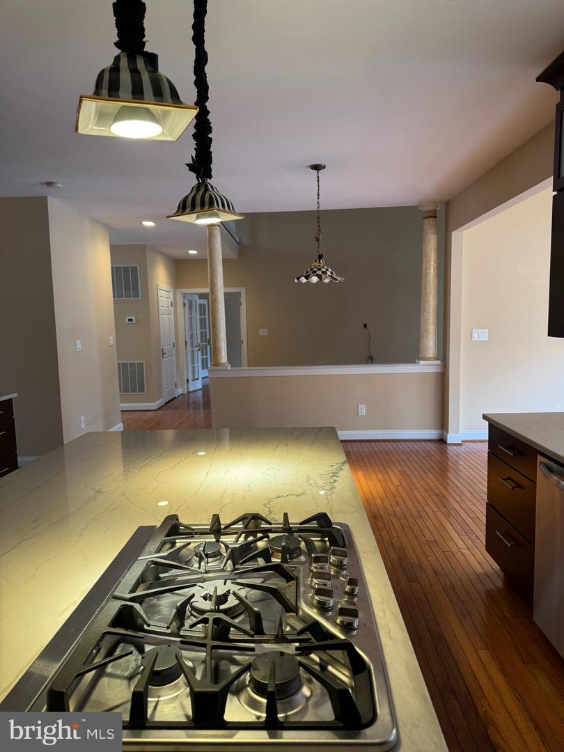 10500 DUNN MEADOW RD, VIENNA, Virginia 22182, 5 Bedrooms Bedrooms, ,4 BathroomsBathrooms,Residential,For sale,10500 DUNN MEADOW RD,VAFX2283888 MLS # VAFX2283888