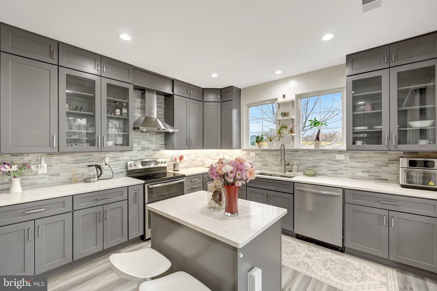 13910 GREENDALE DR #33, WOODBRIDGE, Virginia 22191, 3 Bedrooms Bedrooms, ,2 BathroomsBathrooms,Residential,For sale,13910 GREENDALE DR #33,VAPW2109938 MLS # VAPW2109938