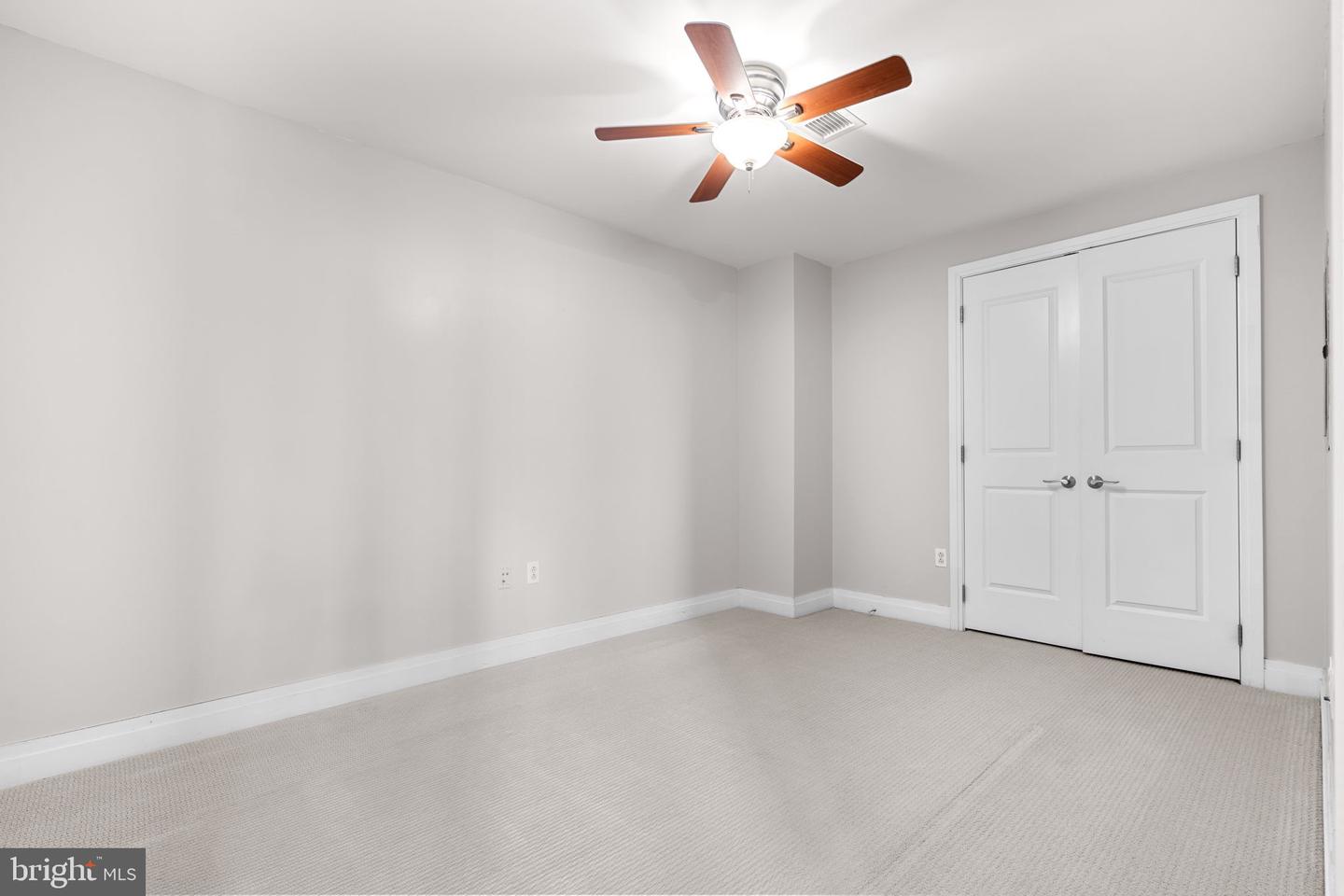 8220 CRESTWOOD HEIGHTS DR #203, MCLEAN, Virginia 22102, 1 Bedroom Bedrooms, 4 Rooms Rooms,2 BathroomsBathrooms,Residential,For sale,8220 CRESTWOOD HEIGHTS DR #203,VAFX2284356 MLS # VAFX2284356