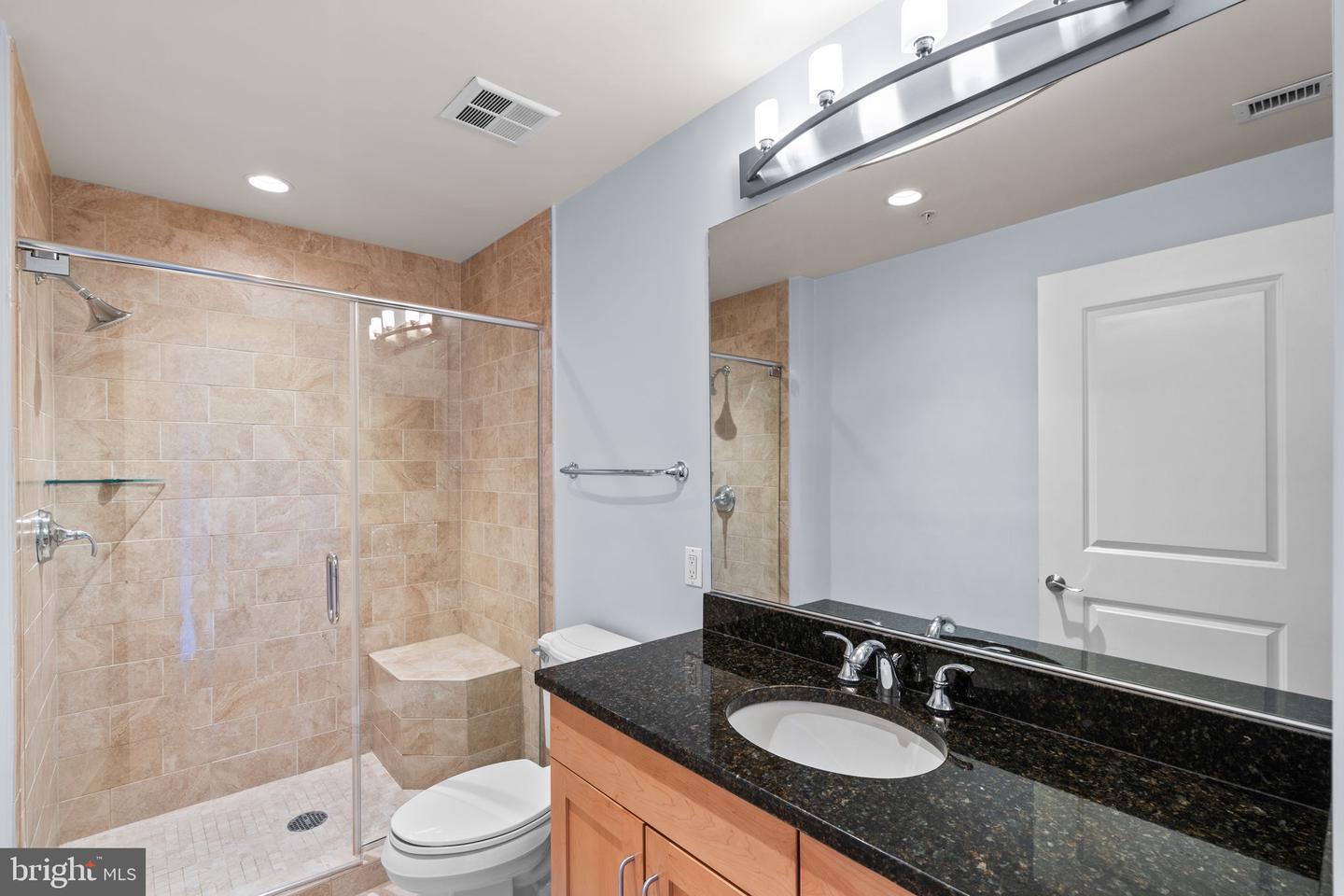 8220 CRESTWOOD HEIGHTS DR #203, MCLEAN, Virginia 22102, 1 Bedroom Bedrooms, 4 Rooms Rooms,2 BathroomsBathrooms,Residential,For sale,8220 CRESTWOOD HEIGHTS DR #203,VAFX2284356 MLS # VAFX2284356