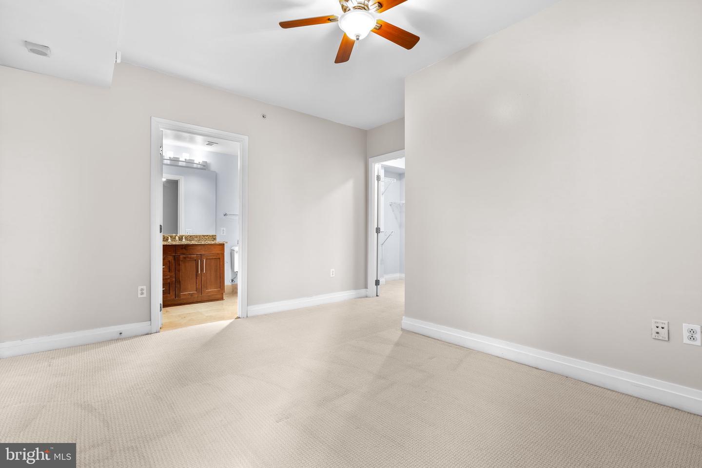 8220 CRESTWOOD HEIGHTS DR #203, MCLEAN, Virginia 22102, 1 Bedroom Bedrooms, 4 Rooms Rooms,2 BathroomsBathrooms,Residential,For sale,8220 CRESTWOOD HEIGHTS DR #203,VAFX2284356 MLS # VAFX2284356