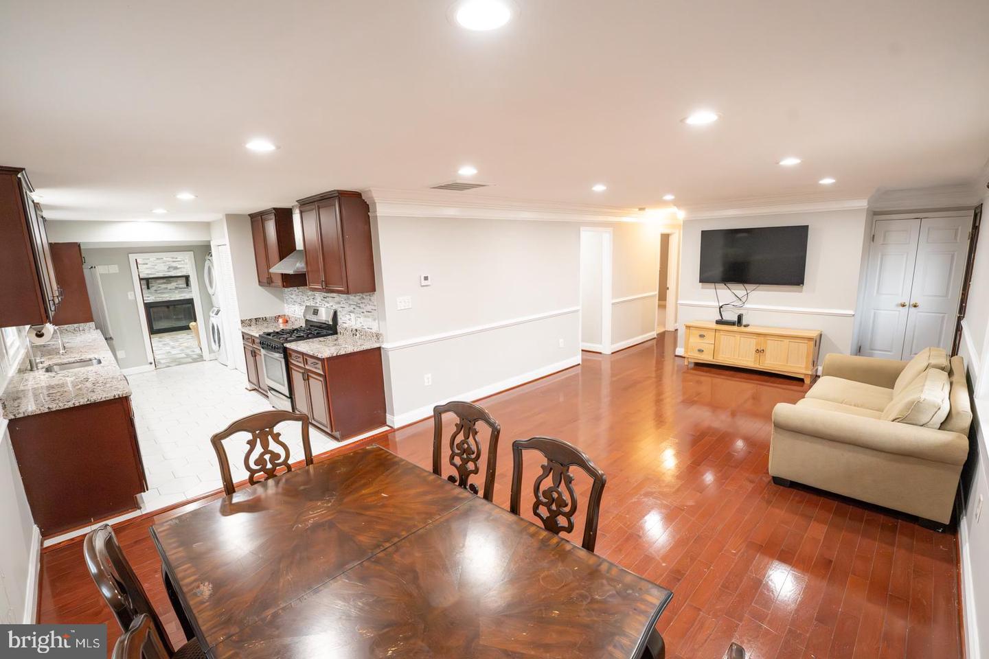 903 WINGFIELD RD, WOODBRIDGE, Virginia 22191, 4 Bedrooms Bedrooms, 6 Rooms Rooms,3 BathroomsBathrooms,Residential,For sale,903 WINGFIELD RD,VAPW2110104 MLS # VAPW2110104