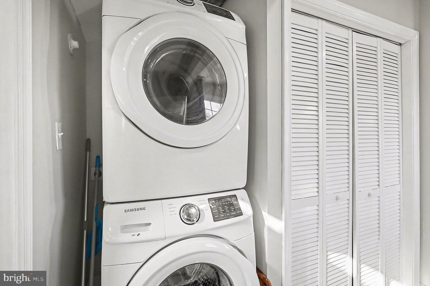 903 WINGFIELD RD, WOODBRIDGE, Virginia 22191, 4 Bedrooms Bedrooms, 6 Rooms Rooms,3 BathroomsBathrooms,Residential,For sale,903 WINGFIELD RD,VAPW2110104 MLS # VAPW2110104