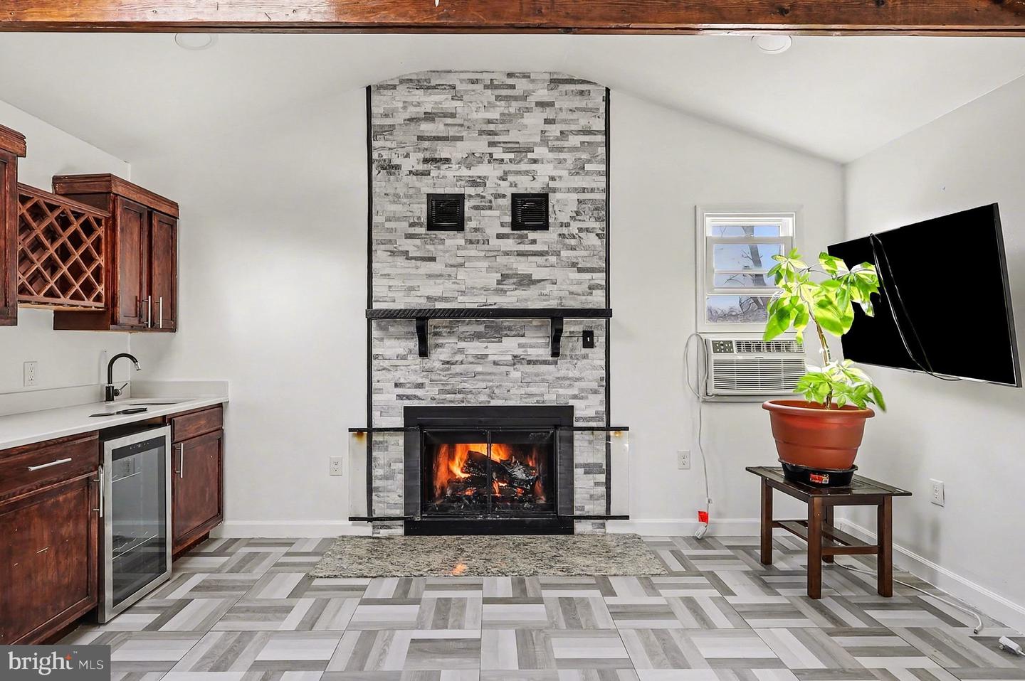 903 WINGFIELD RD, WOODBRIDGE, Virginia 22191, 4 Bedrooms Bedrooms, 6 Rooms Rooms,3 BathroomsBathrooms,Residential,For sale,903 WINGFIELD RD,VAPW2110104 MLS # VAPW2110104