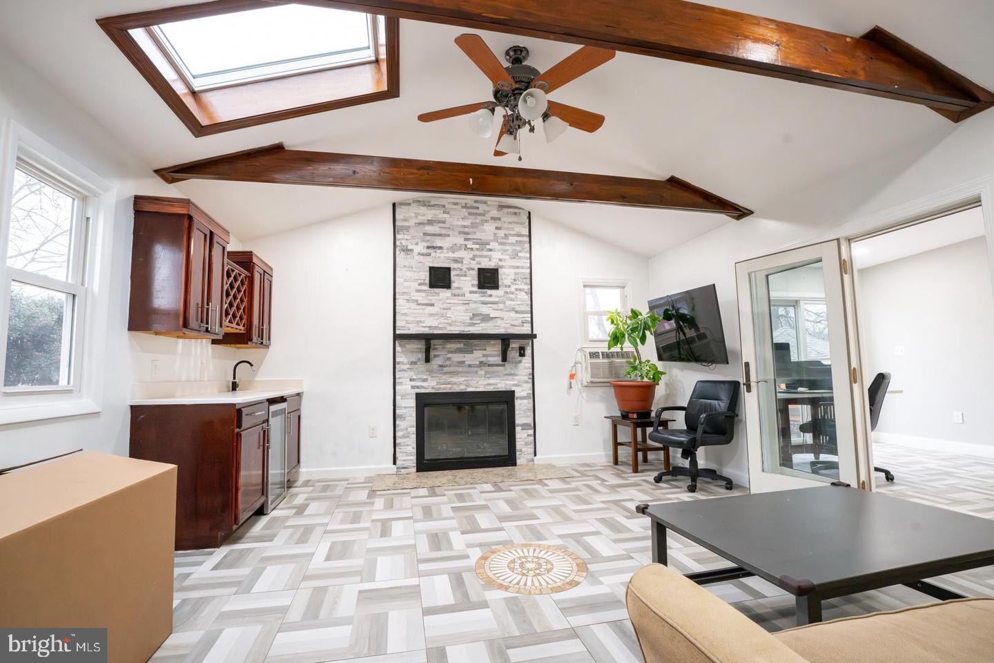 903 WINGFIELD RD, WOODBRIDGE, Virginia 22191, 4 Bedrooms Bedrooms, 6 Rooms Rooms,3 BathroomsBathrooms,Residential,For sale,903 WINGFIELD RD,VAPW2110104 MLS # VAPW2110104