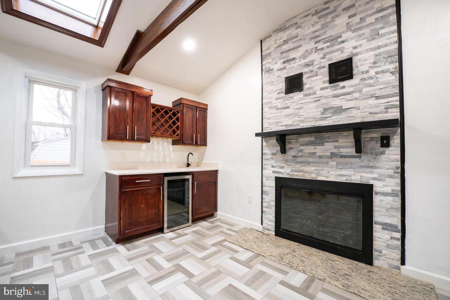 903 WINGFIELD RD, WOODBRIDGE, Virginia 22191, 4 Bedrooms Bedrooms, 6 Rooms Rooms,3 BathroomsBathrooms,Residential,For sale,903 WINGFIELD RD,VAPW2110104 MLS # VAPW2110104