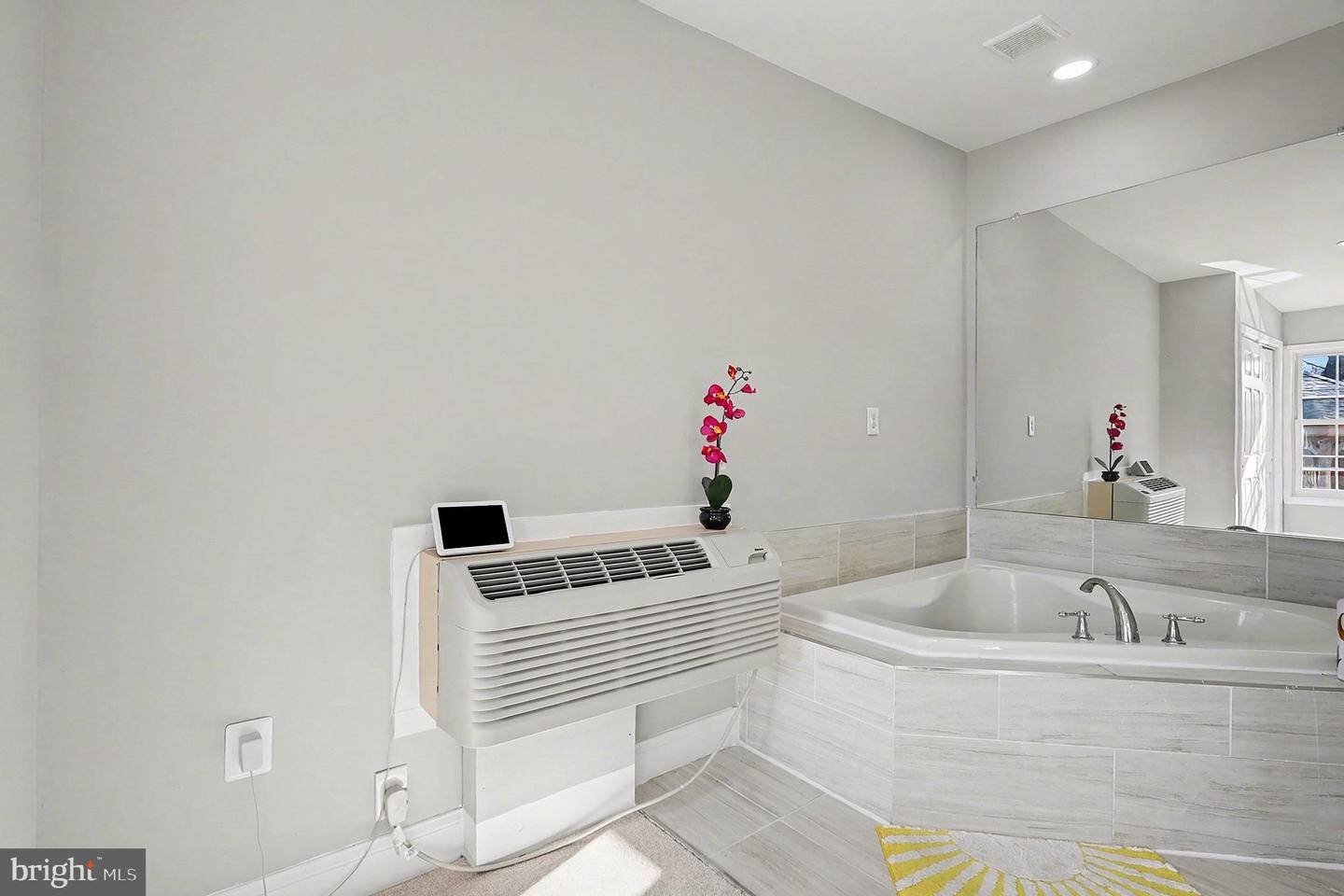 903 WINGFIELD RD, WOODBRIDGE, Virginia 22191, 4 Bedrooms Bedrooms, 6 Rooms Rooms,3 BathroomsBathrooms,Residential,For sale,903 WINGFIELD RD,VAPW2110104 MLS # VAPW2110104