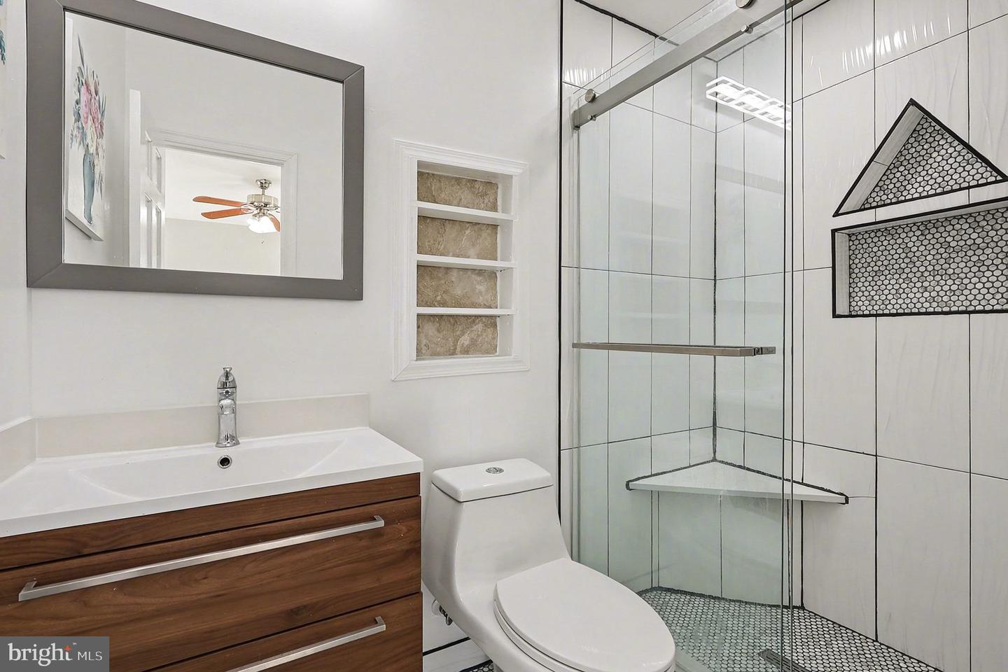 903 WINGFIELD RD, WOODBRIDGE, Virginia 22191, 4 Bedrooms Bedrooms, 6 Rooms Rooms,3 BathroomsBathrooms,Residential,For sale,903 WINGFIELD RD,VAPW2110104 MLS # VAPW2110104