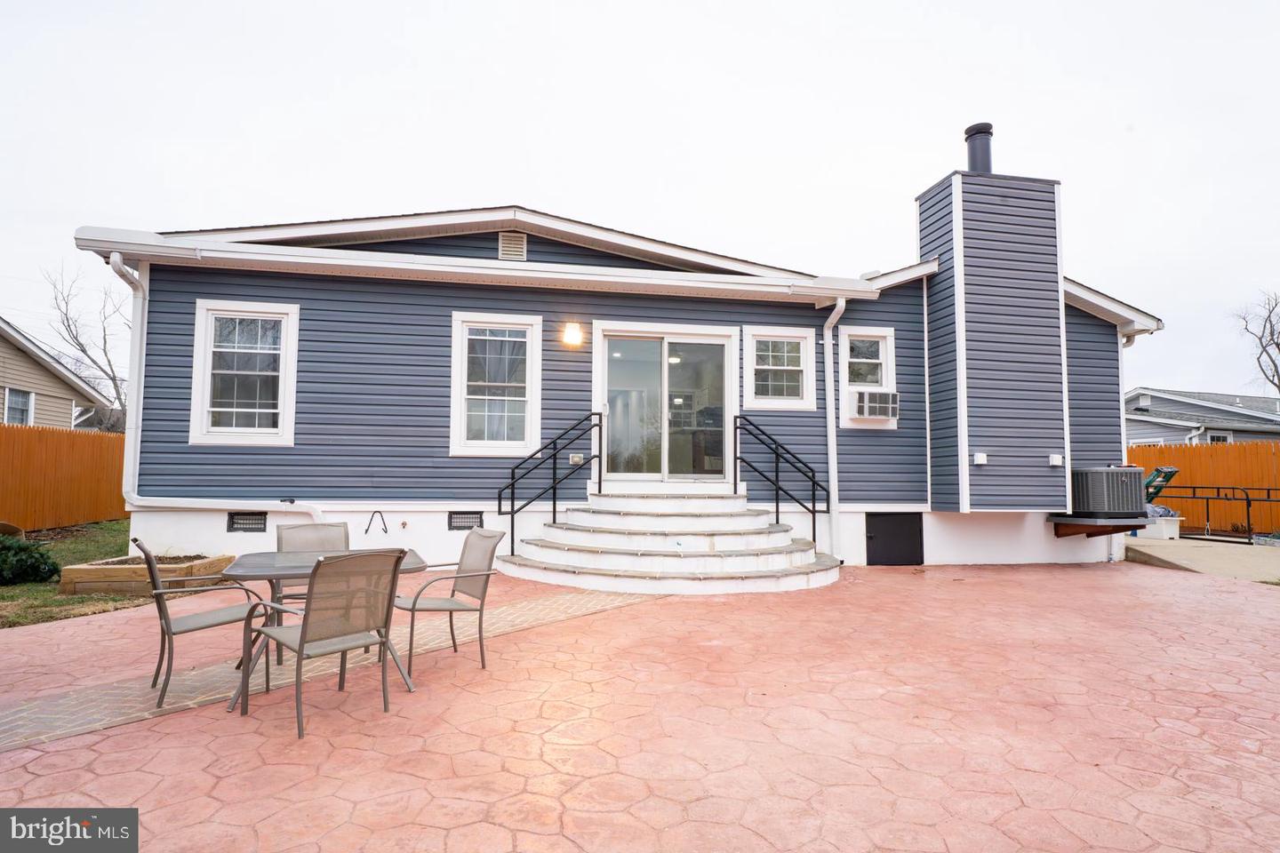 903 WINGFIELD RD, WOODBRIDGE, Virginia 22191, 4 Bedrooms Bedrooms, 6 Rooms Rooms,3 BathroomsBathrooms,Residential,For sale,903 WINGFIELD RD,VAPW2110104 MLS # VAPW2110104