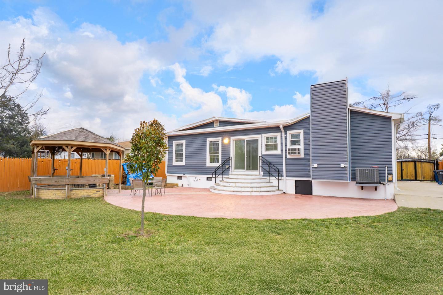 903 WINGFIELD RD, WOODBRIDGE, Virginia 22191, 4 Bedrooms Bedrooms, 6 Rooms Rooms,3 BathroomsBathrooms,Residential,For sale,903 WINGFIELD RD,VAPW2110104 MLS # VAPW2110104