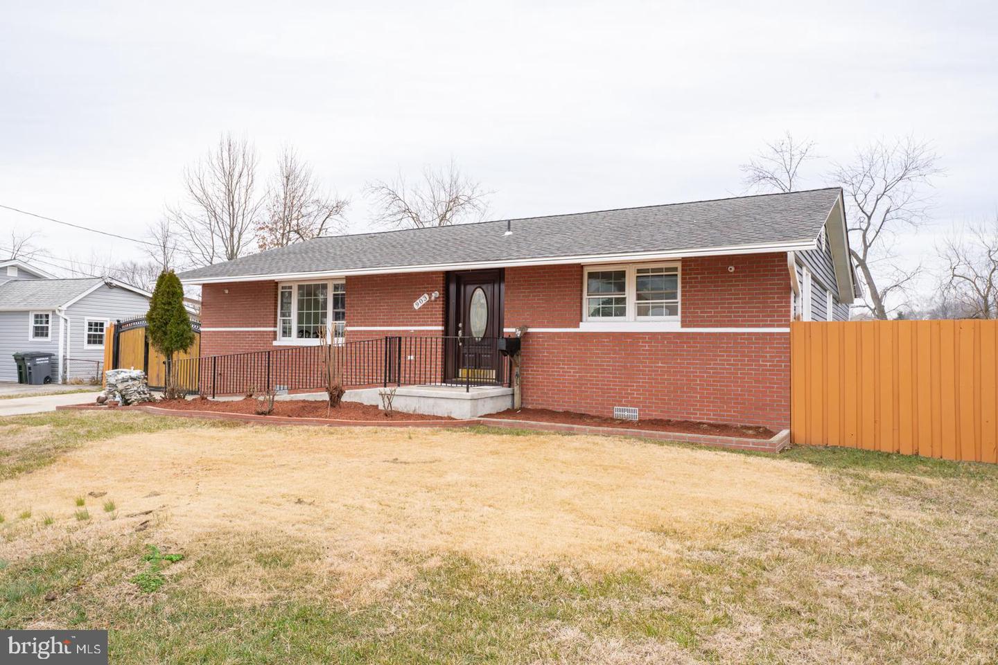 903 WINGFIELD RD, WOODBRIDGE, Virginia 22191, 4 Bedrooms Bedrooms, 6 Rooms Rooms,3 BathroomsBathrooms,Residential,For sale,903 WINGFIELD RD,VAPW2110104 MLS # VAPW2110104