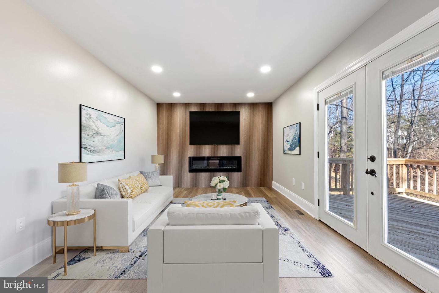 15689 PIKE TRL, DUMFRIES, Virginia 22025, 5 Bedrooms Bedrooms, ,3 BathroomsBathrooms,Residential,For sale,15689 PIKE TRL,VAPW2110146 MLS # VAPW2110146