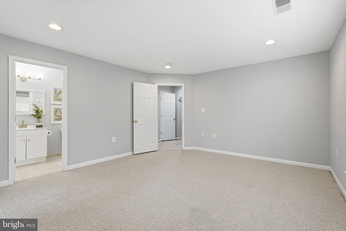 46600 CHASE VIEW TER, STERLING, Virginia 20164, 4 Bedrooms Bedrooms, ,3 BathroomsBathrooms,Residential,For sale,46600 CHASE VIEW TER,VALO2113570 MLS # VALO2113570