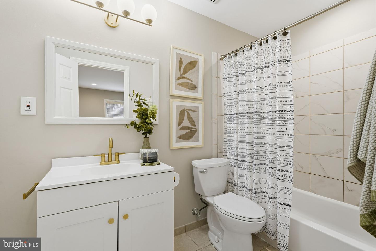 46600 CHASE VIEW TER, STERLING, Virginia 20164, 4 Bedrooms Bedrooms, ,3 BathroomsBathrooms,Residential,For sale,46600 CHASE VIEW TER,VALO2113570 MLS # VALO2113570