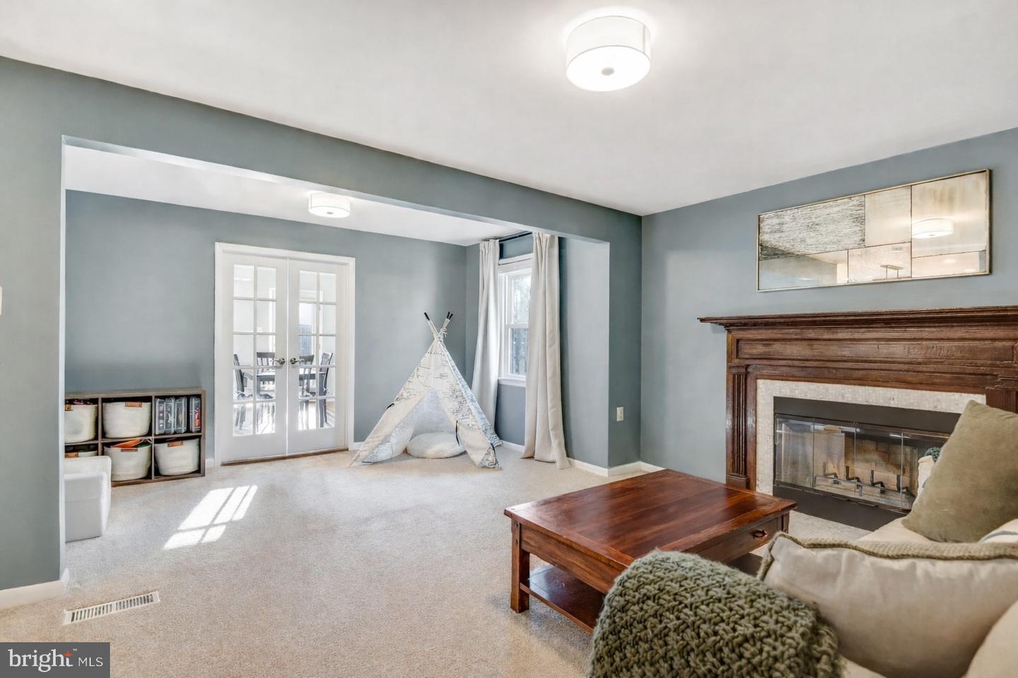 13631 ELLENDALE DR, CHANTILLY, Virginia 20151, 5 Bedrooms Bedrooms, ,2 BathroomsBathrooms,Residential,For sale,13631 ELLENDALE DR,VAFX2284798 MLS # VAFX2284798