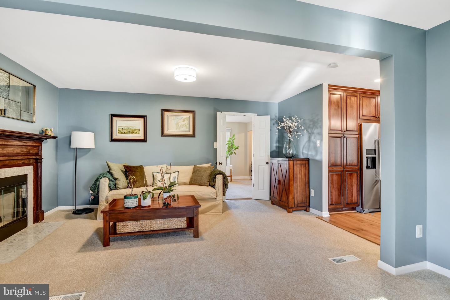 13631 ELLENDALE DR, CHANTILLY, Virginia 20151, 5 Bedrooms Bedrooms, ,2 BathroomsBathrooms,Residential,For sale,13631 ELLENDALE DR,VAFX2284798 MLS # VAFX2284798