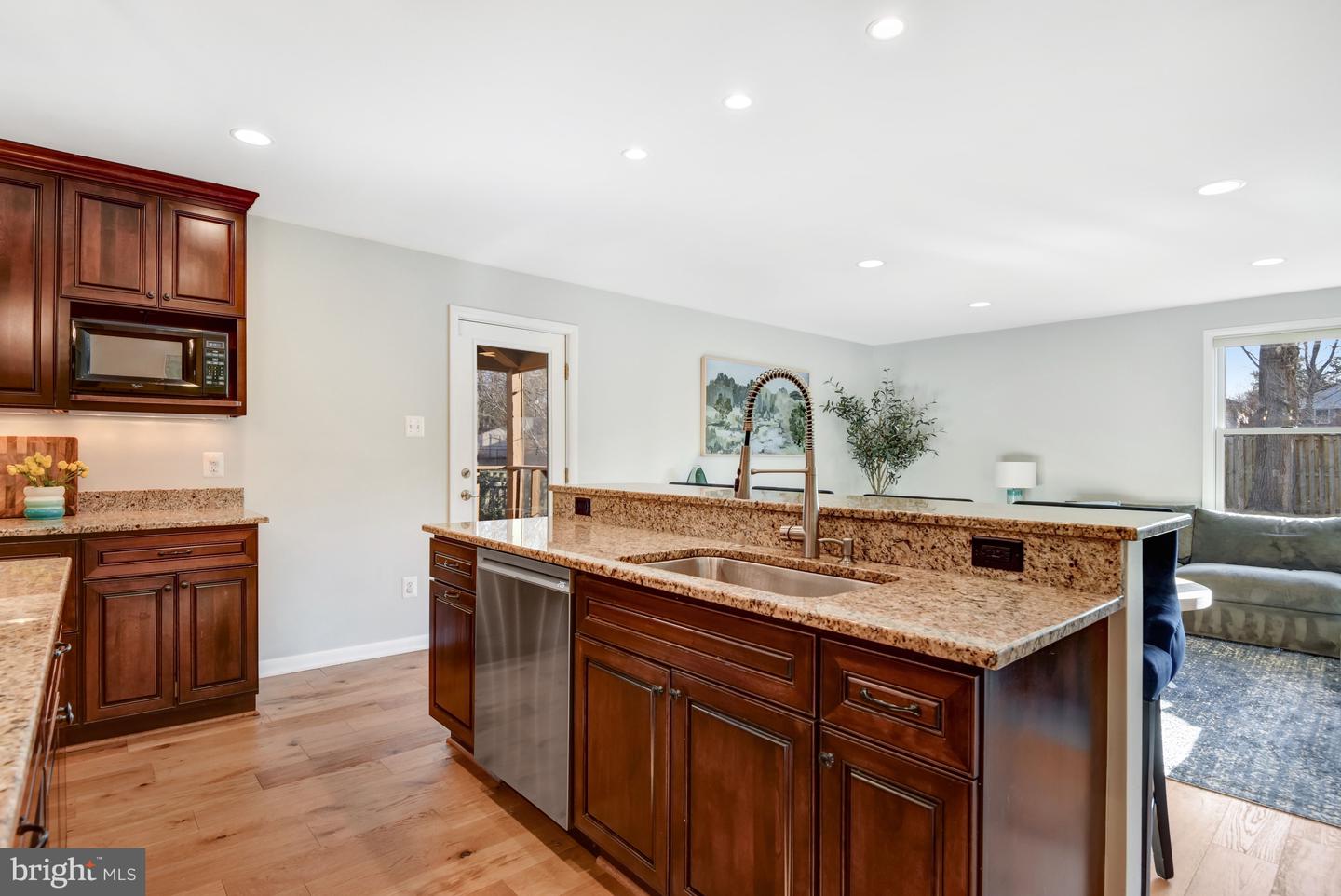 13631 ELLENDALE DR, CHANTILLY, Virginia 20151, 5 Bedrooms Bedrooms, ,2 BathroomsBathrooms,Residential,For sale,13631 ELLENDALE DR,VAFX2284798 MLS # VAFX2284798