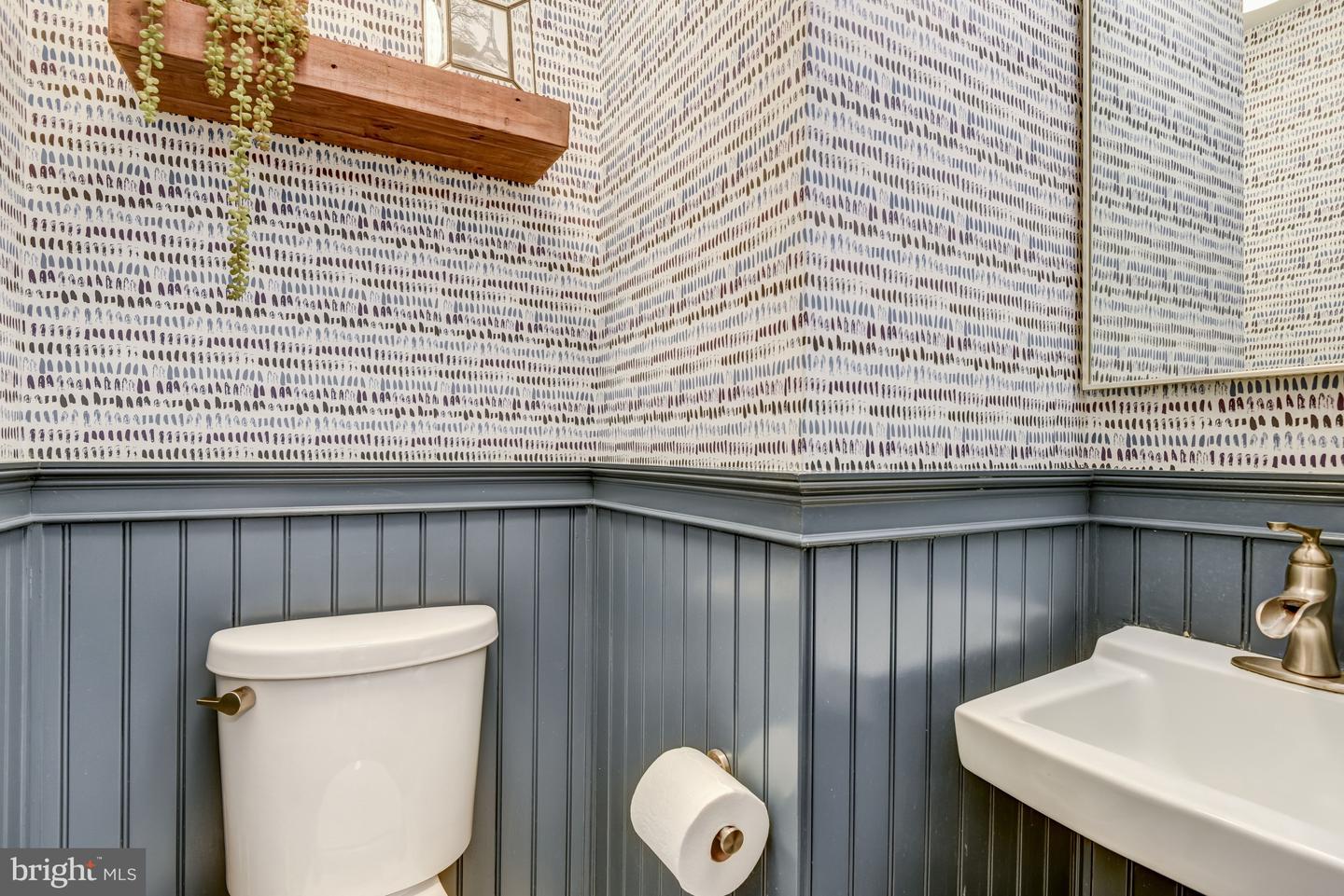 13631 ELLENDALE DR, CHANTILLY, Virginia 20151, 5 Bedrooms Bedrooms, ,2 BathroomsBathrooms,Residential,For sale,13631 ELLENDALE DR,VAFX2284798 MLS # VAFX2284798