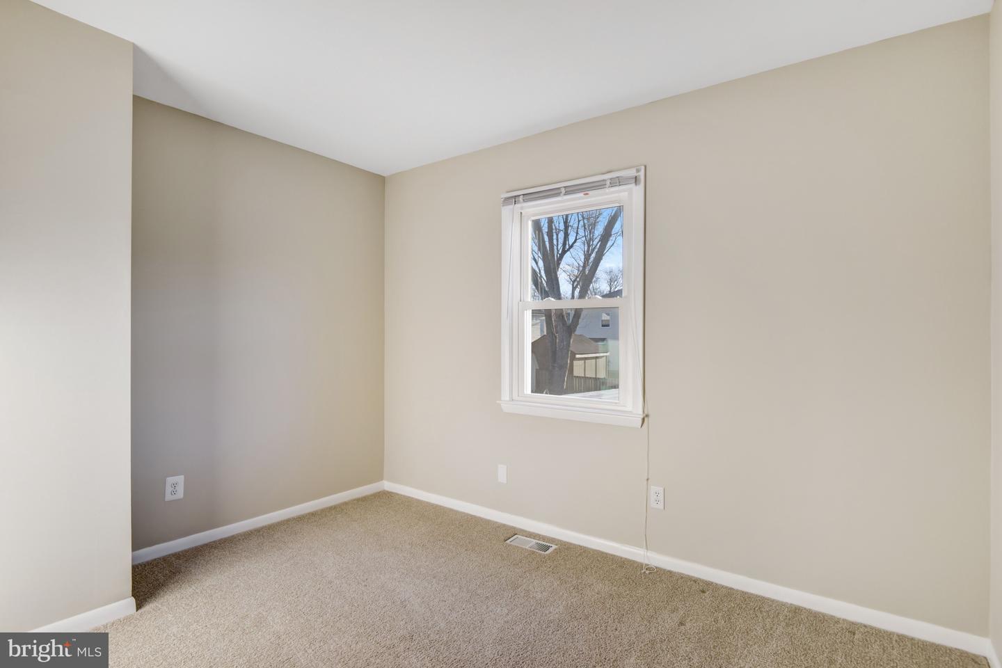 13631 ELLENDALE DR, CHANTILLY, Virginia 20151, 5 Bedrooms Bedrooms, ,2 BathroomsBathrooms,Residential,For sale,13631 ELLENDALE DR,VAFX2284798 MLS # VAFX2284798