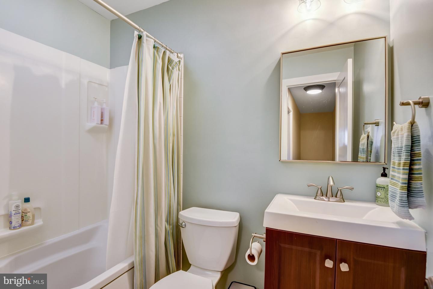 13631 ELLENDALE DR, CHANTILLY, Virginia 20151, 5 Bedrooms Bedrooms, ,2 BathroomsBathrooms,Residential,For sale,13631 ELLENDALE DR,VAFX2284798 MLS # VAFX2284798