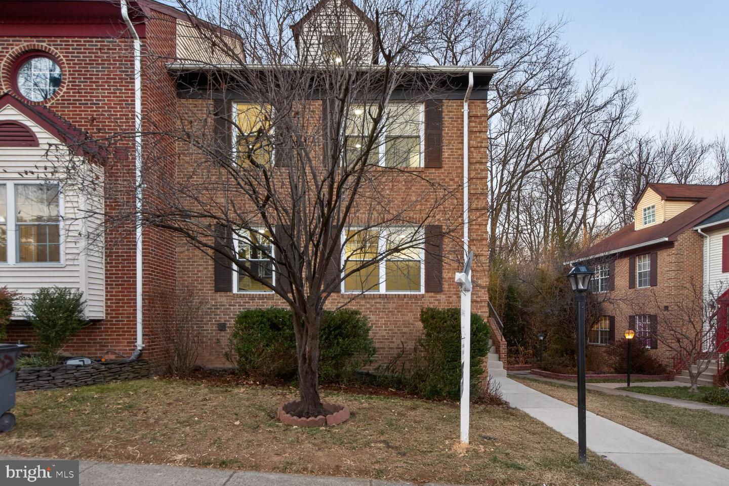 6024 KNIGHTS RIDGE WAY, ALEXANDRIA, Virginia 22310, 4 Bedrooms Bedrooms, ,3 BathroomsBathrooms,Residential,For sale,6024 KNIGHTS RIDGE WAY,VAFX2285180 MLS # VAFX2285180