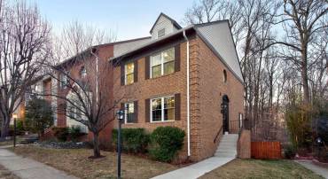 6024 KNIGHTS RIDGE WAY, ALEXANDRIA, Virginia 22310, 4 Bedrooms Bedrooms, ,3 BathroomsBathrooms,Residential,For sale,6024 KNIGHTS RIDGE WAY,VAFX2285180 MLS # VAFX2285180