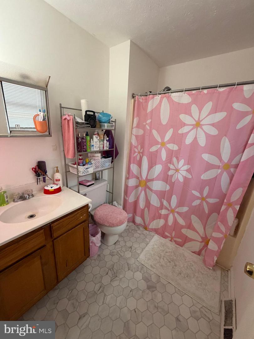 103 KINGSLAND CT, WINCHESTER, Virginia 22602, 3 Bedrooms Bedrooms, ,2 BathroomsBathrooms,Residential,For sale,103 KINGSLAND CT,VAFV2038822 MLS # VAFV2038822