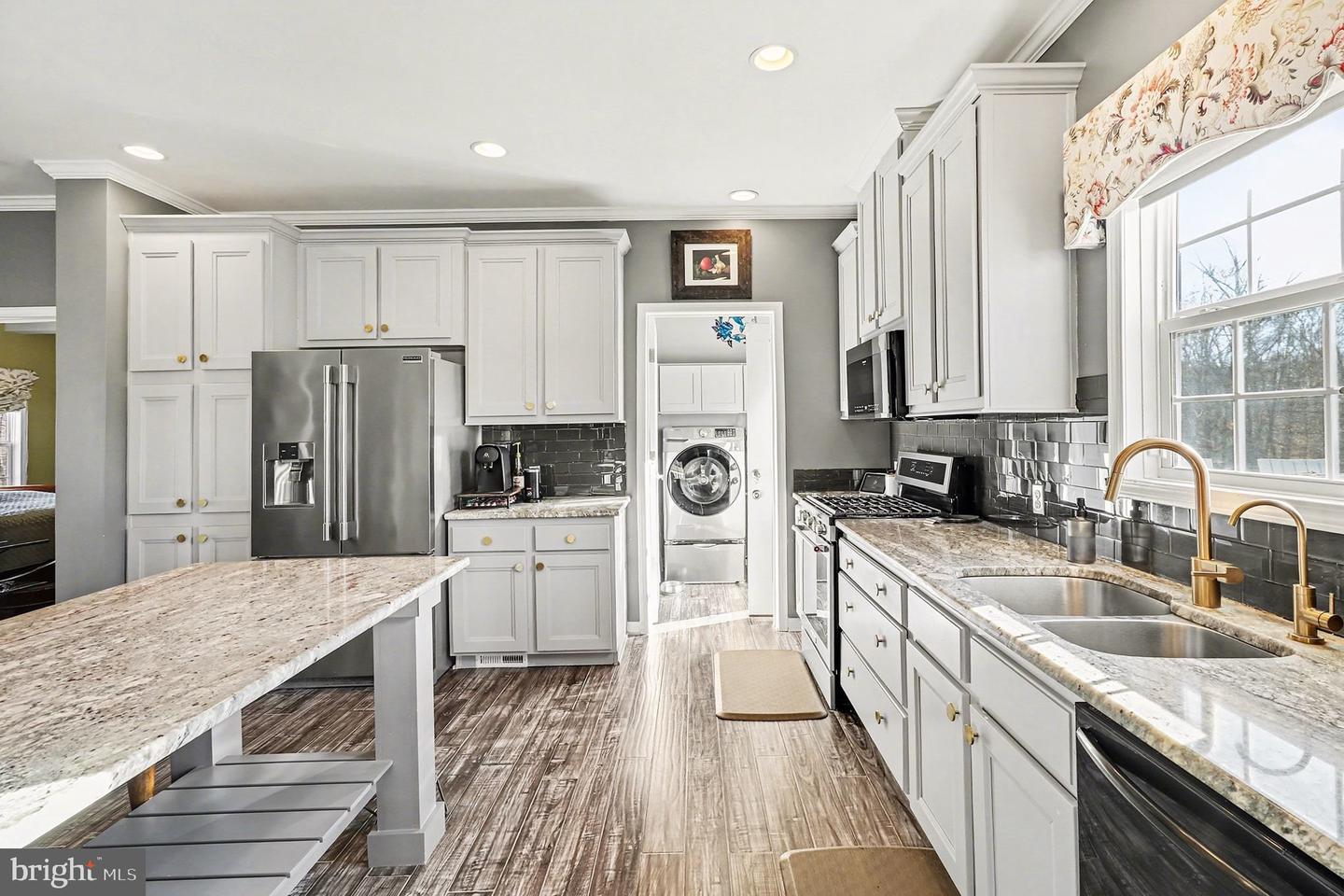 129 HICKORY HILL OVERLOOK CT, FREDERICKSBURG, Virginia 22405, 3 Bedrooms Bedrooms, ,3 BathroomsBathrooms,Residential,For sale,129 HICKORY HILL OVERLOOK CT,VAST2045166 MLS # VAST2045166