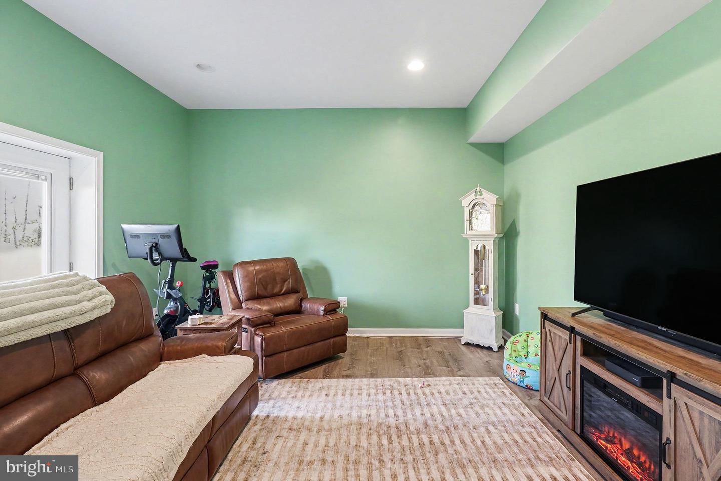 129 HICKORY HILL OVERLOOK CT, FREDERICKSBURG, Virginia 22405, 3 Bedrooms Bedrooms, ,3 BathroomsBathrooms,Residential,For sale,129 HICKORY HILL OVERLOOK CT,VAST2045166 MLS # VAST2045166