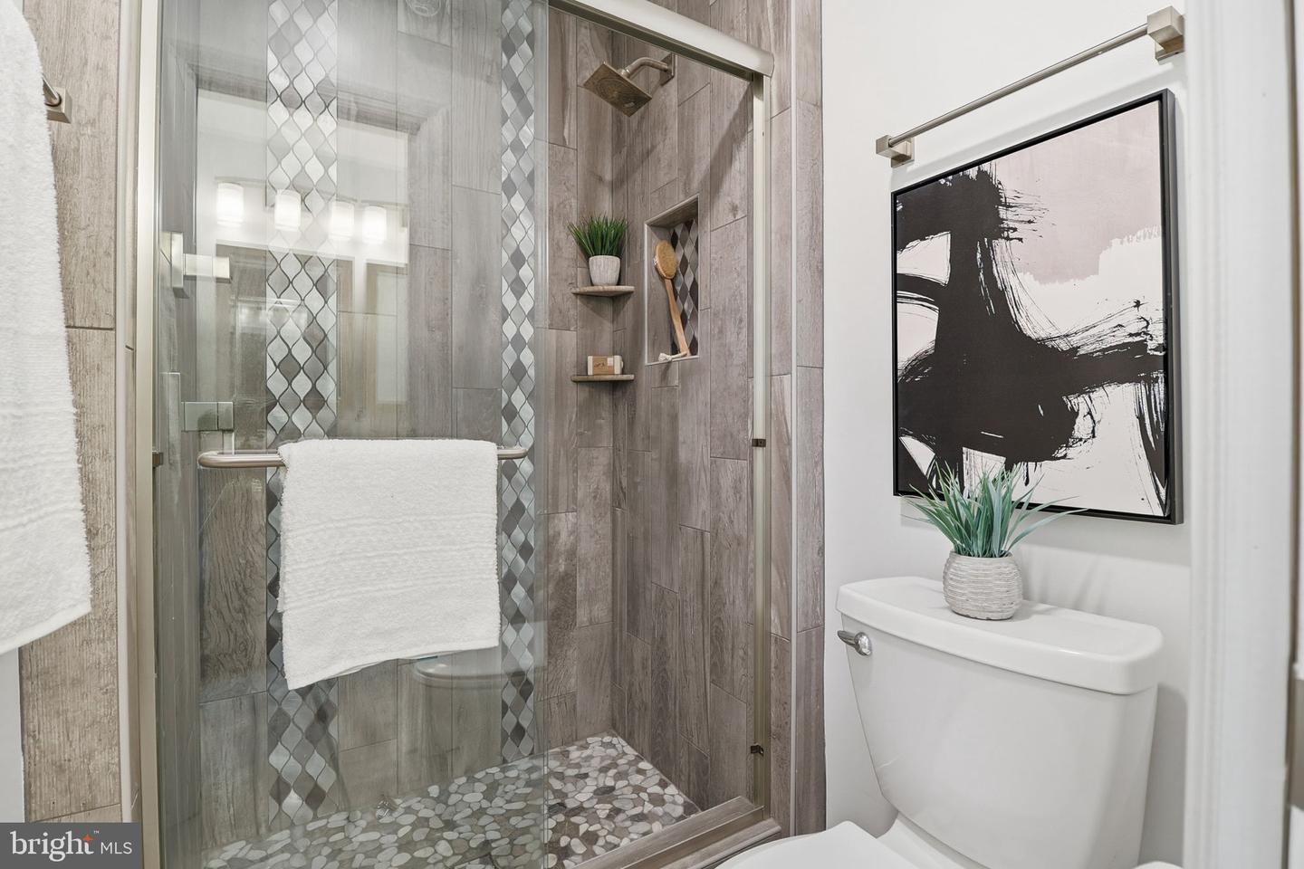 5207 RUFFNER WOODS CT, BURKE, Virginia 22015, 4 Bedrooms Bedrooms, ,3 BathroomsBathrooms,Residential,For sale,5207 RUFFNER WOODS CT,VAFX2285276 MLS # VAFX2285276