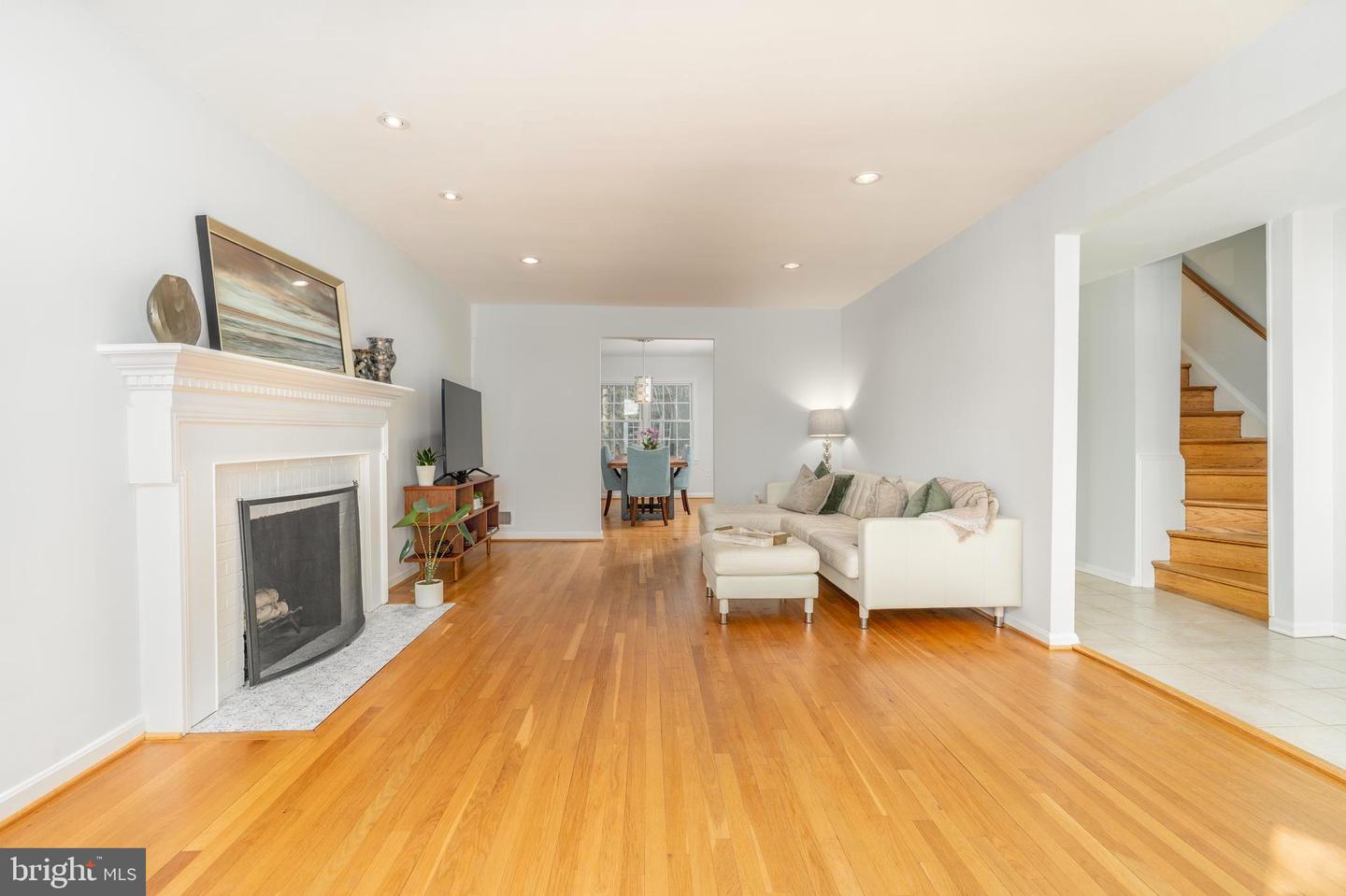 7414 ELDORADO ST, MCLEAN, Virginia 22102, 3 Bedrooms Bedrooms, 8 Rooms Rooms,3 BathroomsBathrooms,Residential,For sale,7414 ELDORADO ST,VAFX2285474 MLS # VAFX2285474 7414 ELDORADO ST, MCLEAN, Virginia 22102, 3 Bedrooms Bedrooms, 8 Rooms Rooms,3 BathroomsBathrooms,Residential,For sale,7414 ELDORADO ST,VAFX2285474 MLS # VAFX2285474