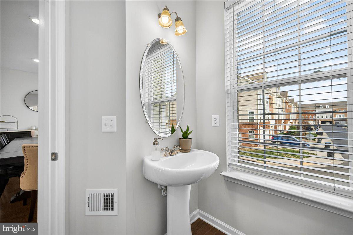 7452 WILMER WAY, MANASSAS, Virginia 20109, 3 Bedrooms Bedrooms, ,3 BathroomsBathrooms,Residential,For sale,7452 WILMER WAY,VAPW2110468 MLS # VAPW2110468