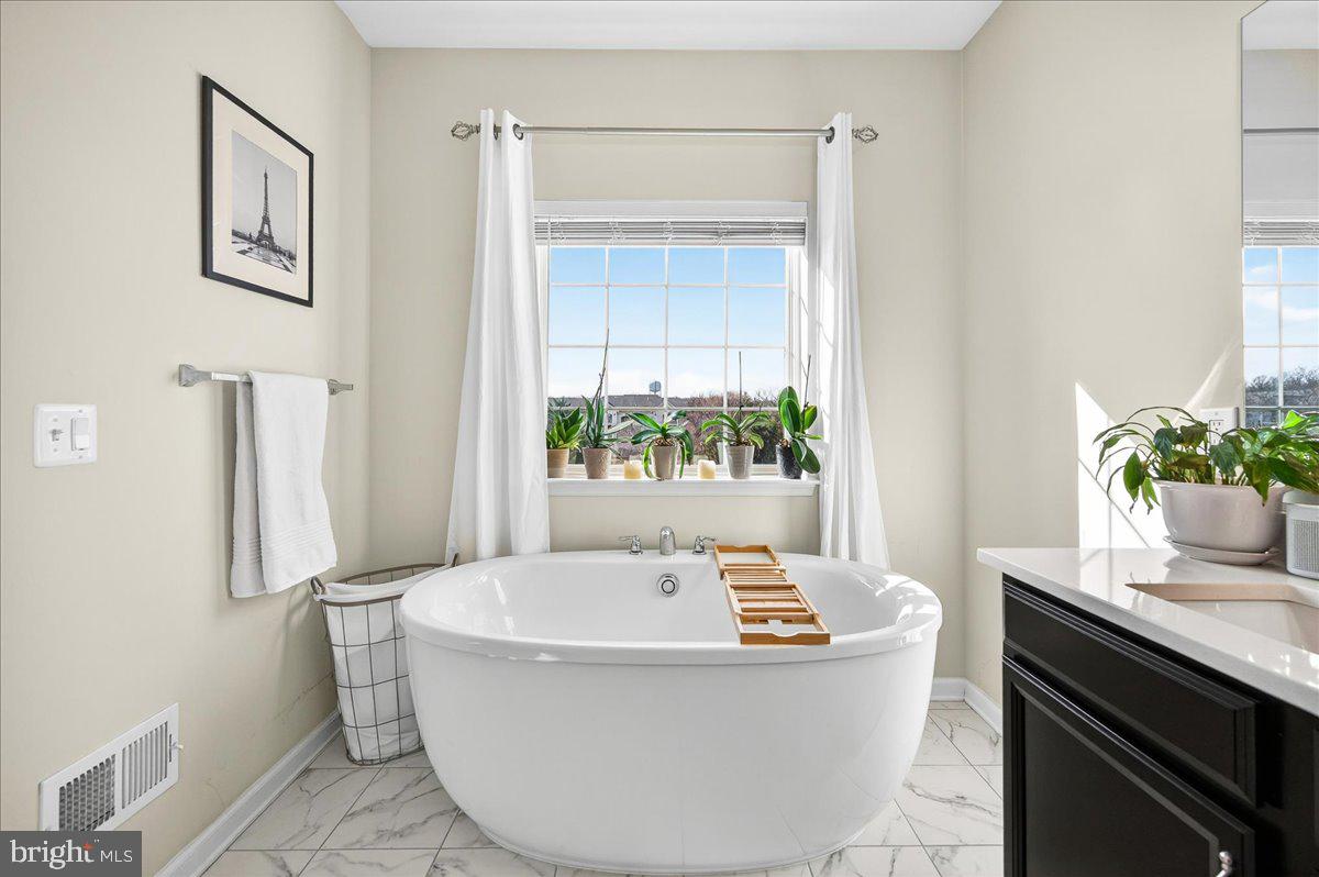 7452 WILMER WAY, MANASSAS, Virginia 20109, 3 Bedrooms Bedrooms, ,3 BathroomsBathrooms,Residential,For sale,7452 WILMER WAY,VAPW2110468 MLS # VAPW2110468