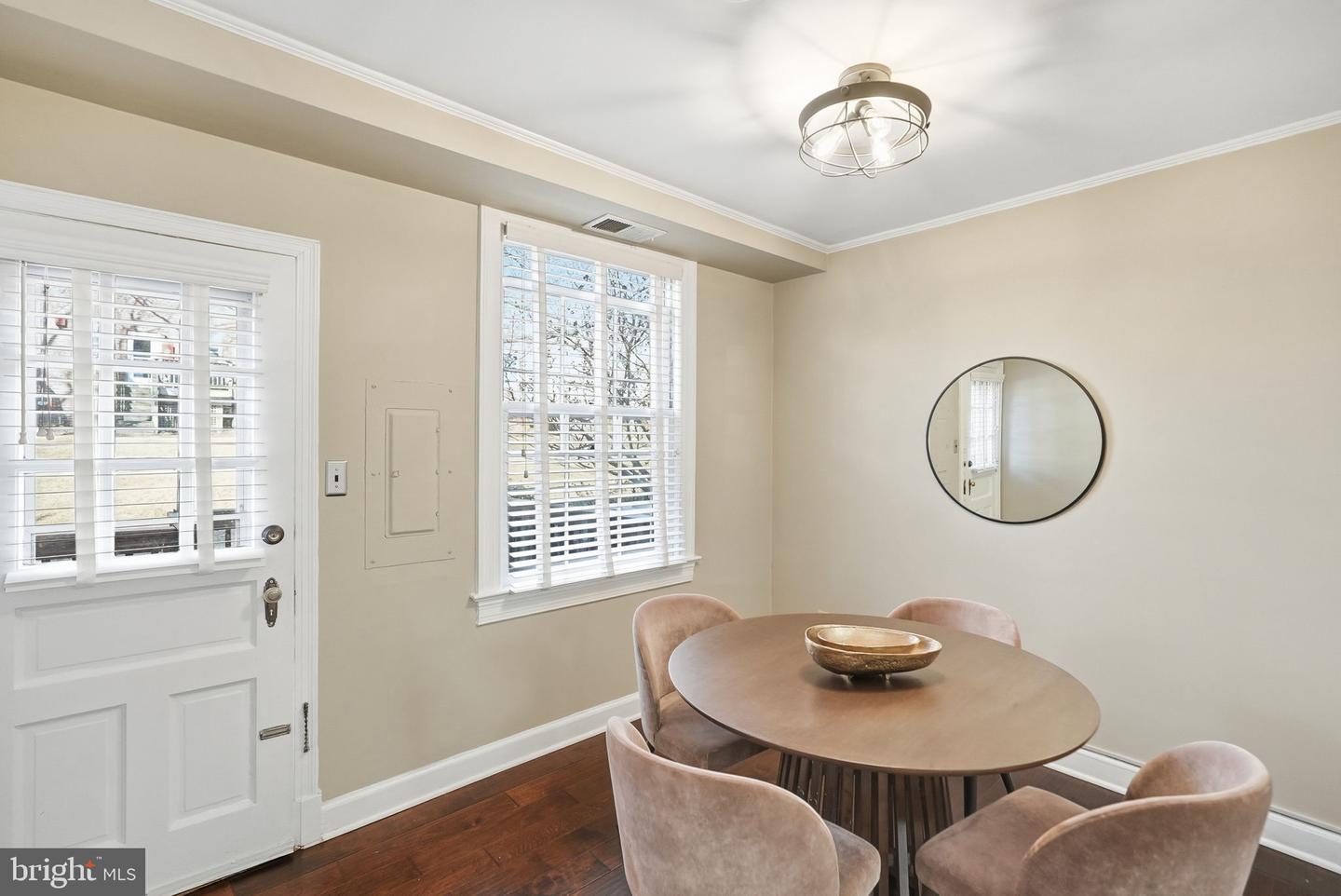 1401 S BARTON ST #221, ARLINGTON, Virginia 22204, 2 Bedrooms Bedrooms, ,1 BathroomBathrooms,Residential,For sale,1401 S BARTON ST #221,VAAR2067712 MLS # VAAR2067712