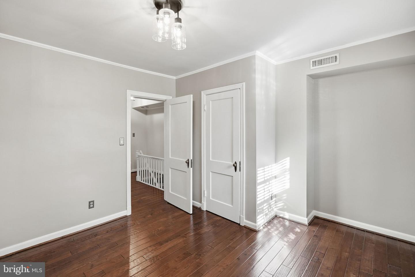 1401 S BARTON ST #221, ARLINGTON, Virginia 22204, 2 Bedrooms Bedrooms, ,1 BathroomBathrooms,Residential,For sale,1401 S BARTON ST #221,VAAR2067712 MLS # VAAR2067712